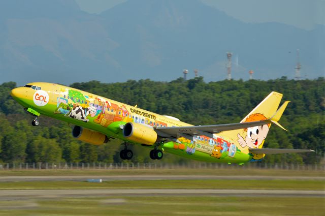 Boeing 737-700 (PR-GUJ)