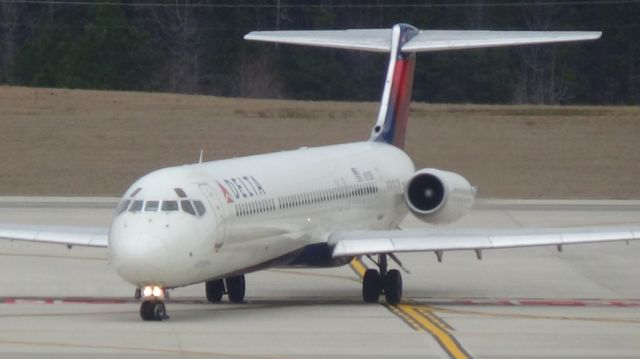 McDonnell Douglas MD-88 (N913DE) - Taken March 19, 2015.