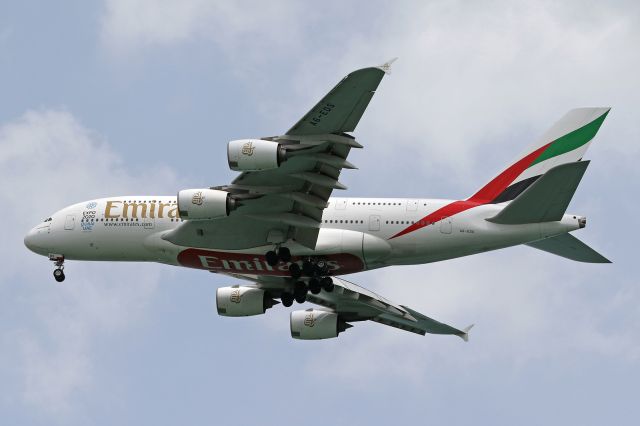 Airbus A380-800 (A6-EDS)