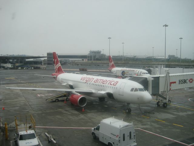 Airbus A320 (N630VA)