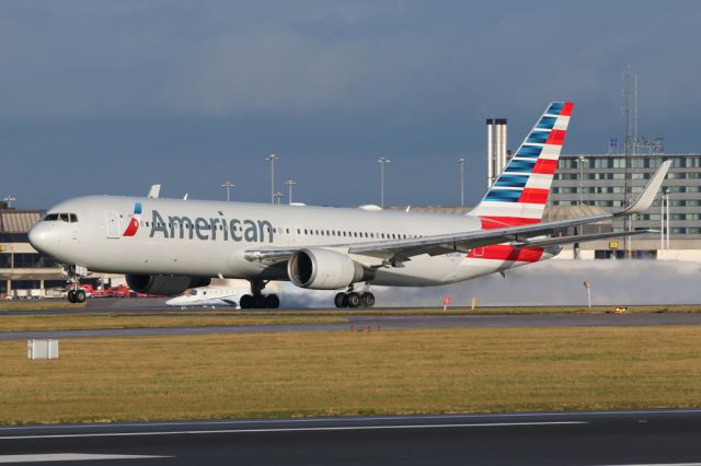 BOEING 767-300 (N347AN) - AA735 on the way back to PHL