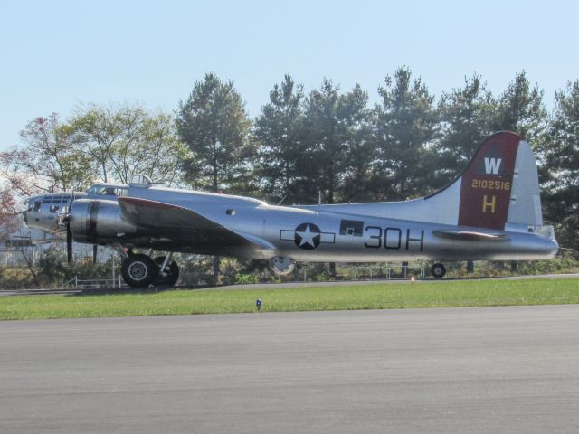 Boeing B-17 Flying Fortress (N5017N)