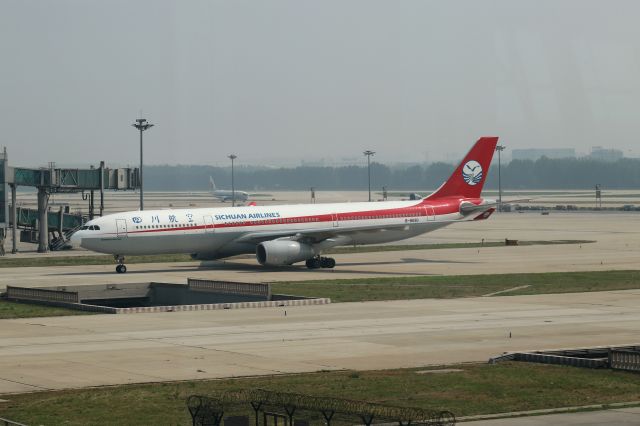 Airbus A330-300 (B-8690) - 062318 taxiing on T2 between terminals T3-C and T3-D