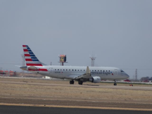 Embraer 170/175 (N245NN)