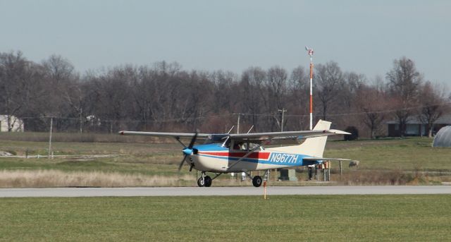 Cessna 152 (N9677H) - Landing rwy 27...