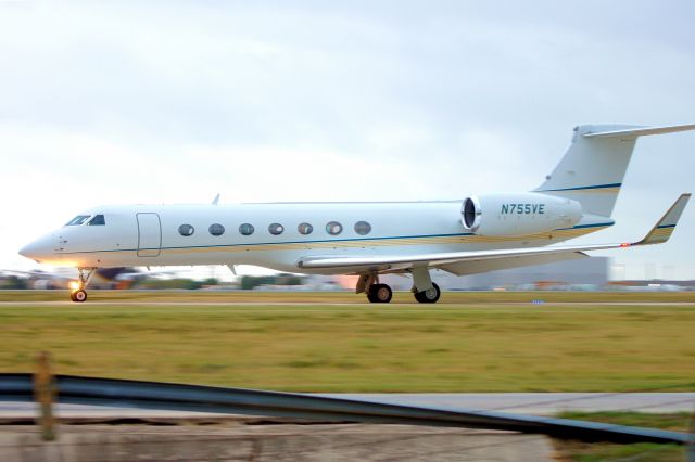 Gulfstream Aerospace Gulfstream V (N755VE) - Taxiing.