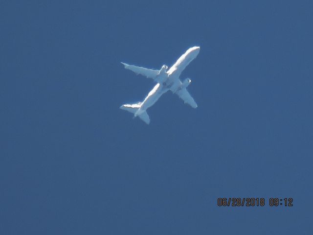 Embraer 175 (N164SY)