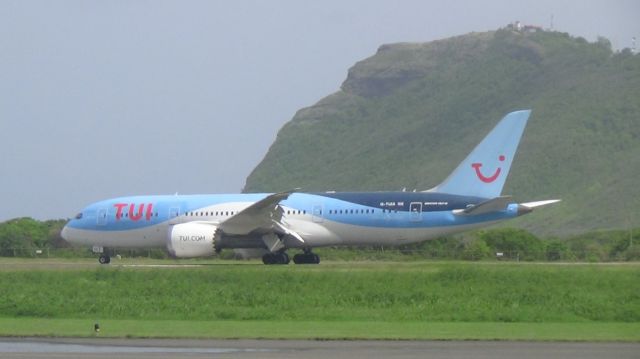 Boeing 787-8 (G-TUIA)