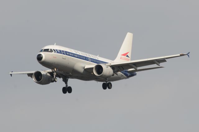 Airbus A319 (N745VJ)