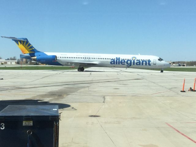 McDonnell Douglas MD-83 (N410NV)