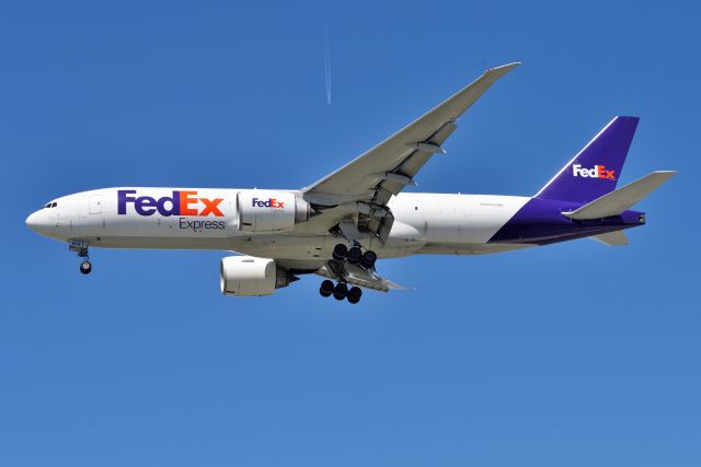 BOEING 777-200LR (N854FD) - 23-R 04-13-23