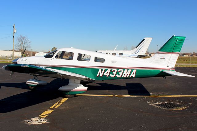 Piper Cherokee (N433MA)