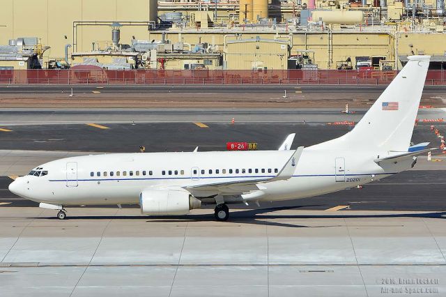 Boeing 737-700 (02-0201) - First Lady Michelle Obama arrived at Phoenix Sky Harbor aboard C-40C 02-0201 (call sign Executive One Foxtrot) at 1:30 PM on October 20, 2016.