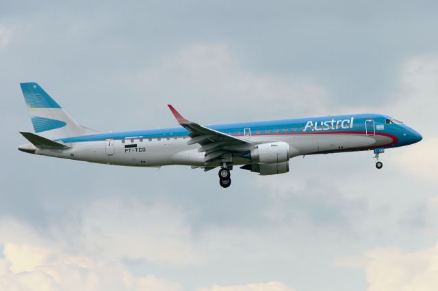 Embraer ERJ-190 (LV-CIH)