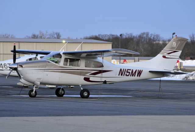 Cessna Centurion (N15MW) - Seen at KFDK on 1/9/2010.      a href=http://discussions.flightaware.com/profile.php?mode=viewprofile&u=269247  [ concord977 profile ]/a