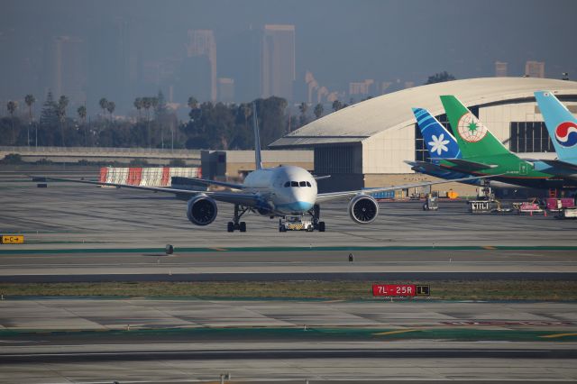 Boeing 787-9 Dreamliner (B-1357)