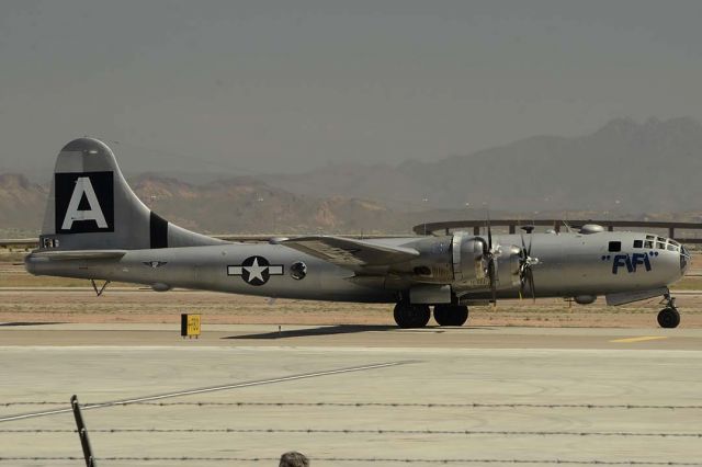 Boeing B-29 Superfortress (N529B) - Commemorative Air Force Boeing B-29 Superfortress N529B Fifi at Phoenix-Mesa Gateway Airport on April 15, 2017.