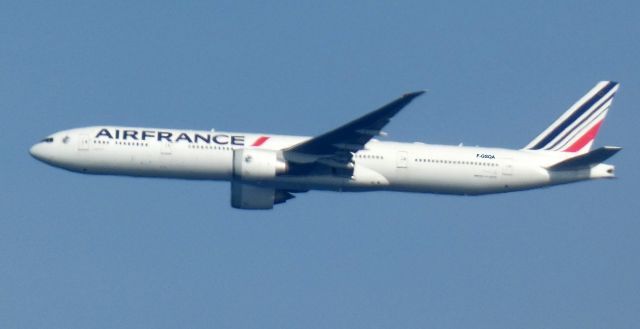 BOEING 777-300ER (F-GSQA) - Aircraft out over the Ocean near Sandy Hook NJ, 19 air miles to JFK from the Summer of 2023.