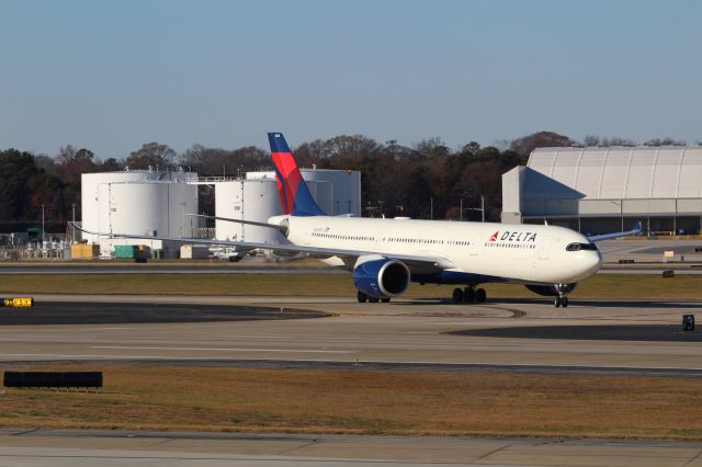 Airbus A330-900 (N415DX)