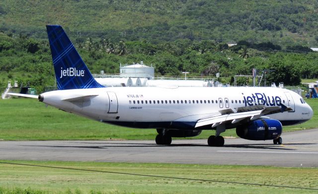 Airbus A320 (N766JB)