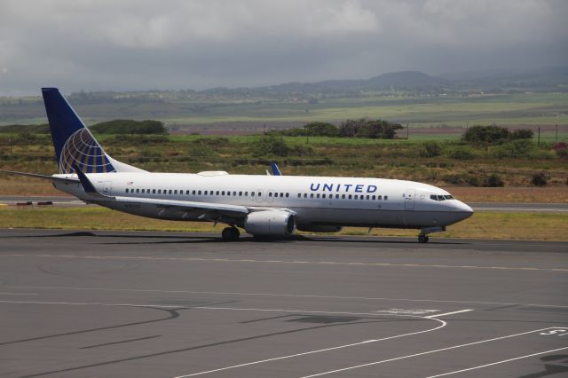 Boeing 737-800 (N18220)