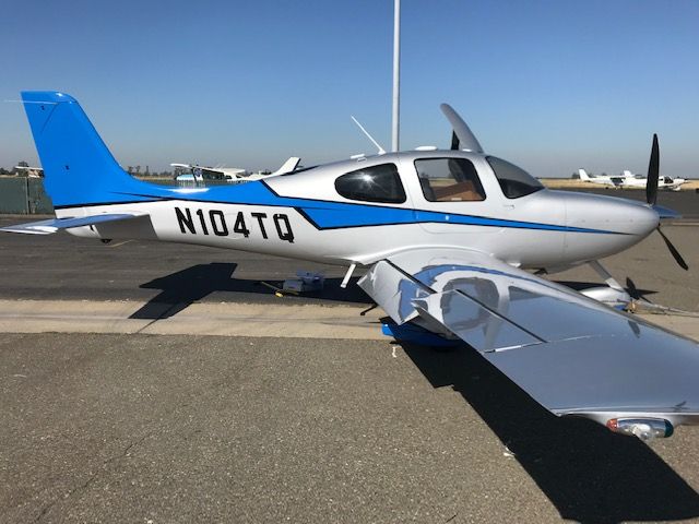 Cirrus SR-22 (N104TQ)