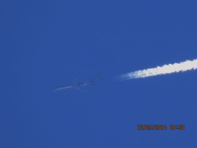 McDonnell Douglas MD-83 (N9618A) - American Airlines flight 300 from Tucson to ORD over Southwestern Missouri at 35,000 feet. Sorry did not mean to upload this.