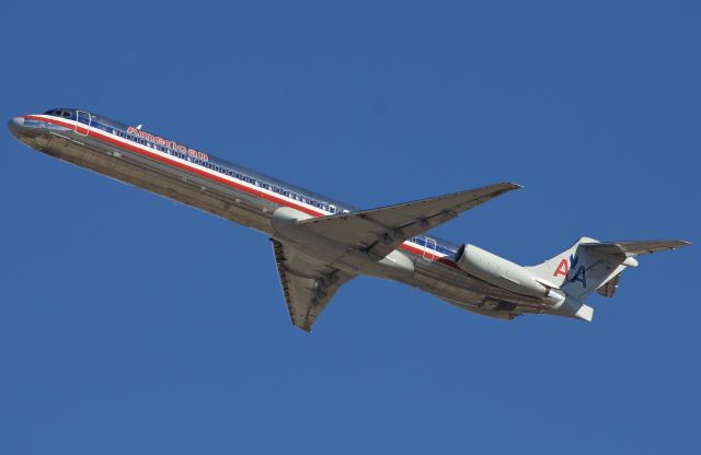 McDonnell Douglas MD-82 (N501AA) - Delivered to American in 1989, this classic "Super 80" climbs out of DFW on 11/20/2018 (please view in "full" for best image quality)