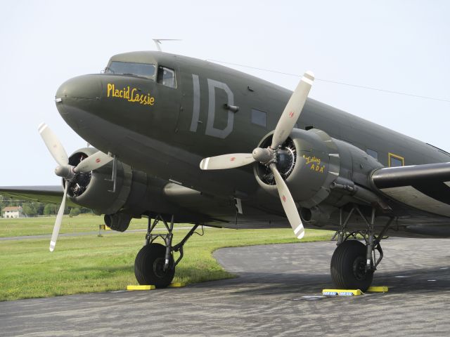 Douglas DC-3 (N74589) - 29 August 2015