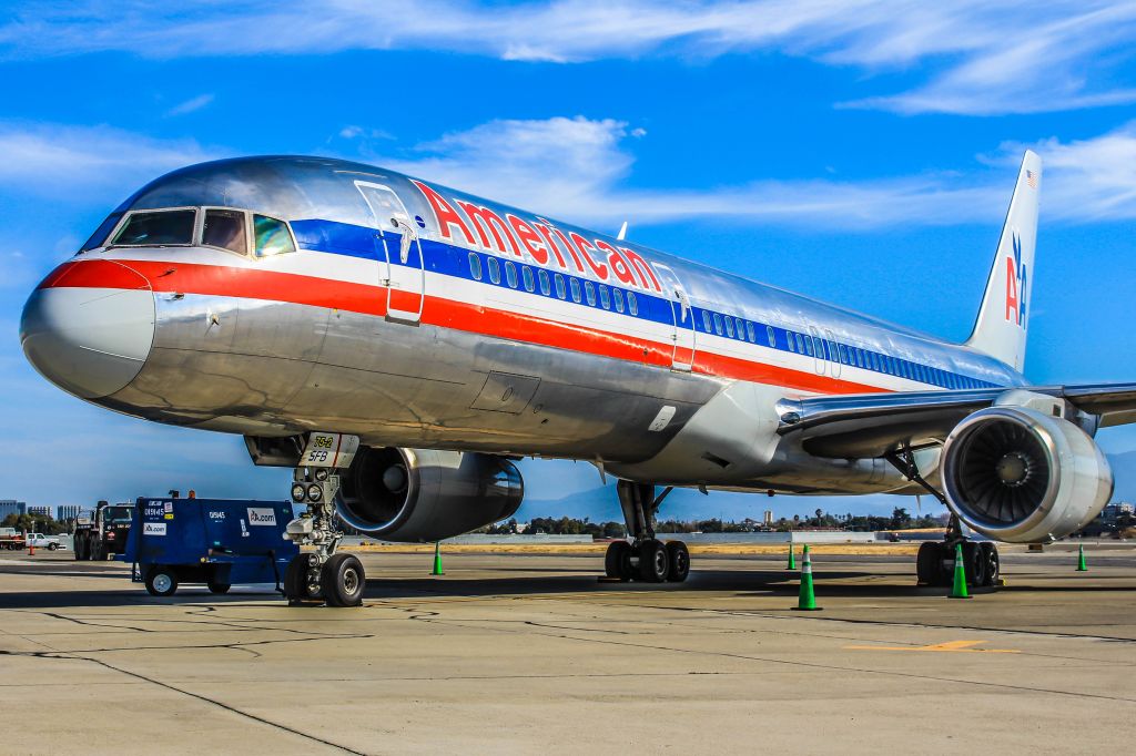 Boeing 757-200 (N192AN)