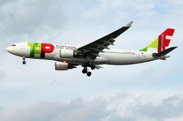 Airbus A330-200 (CS-TOR) - Air Portugal 217 arriving from Lisbon