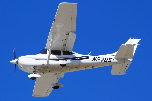 Cessna Skylane (N2705)