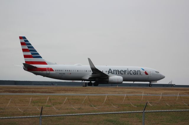 Boeing 737-800 (N904NN)