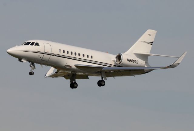 Dassault Falcon 2000 (N806DB)