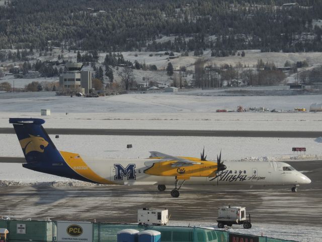 de Havilland Dash 8-400 (N403QX)