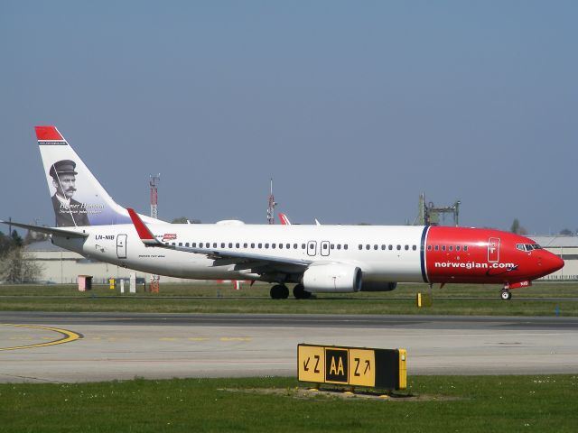 Boeing 737-700 (LN-NIB)