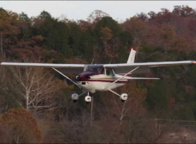 Cessna Skylane (N5127N)