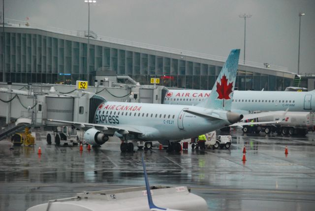 Embraer 170/175 (C-FEJY) - Air Canada Express at LGA