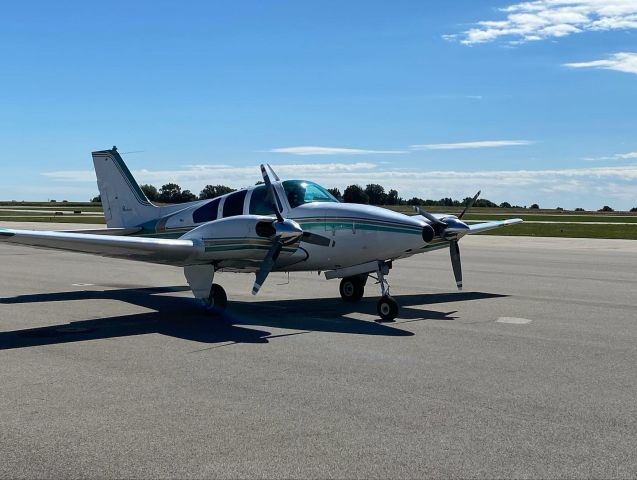 Beechcraft 55 Baron (N5383)