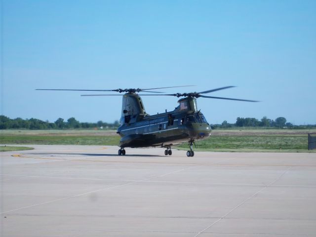 15-7681 — - HMX-1  CH-46 #8