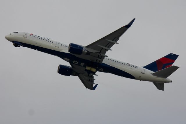 Boeing 757-200 (N554NW)