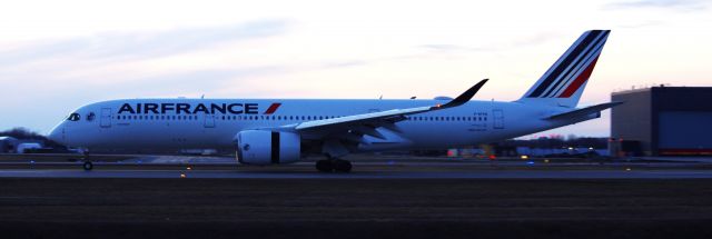 Airbus A350-900 (F-HTTN)