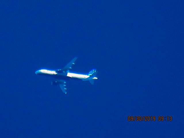 Airbus A320 (N653JB)