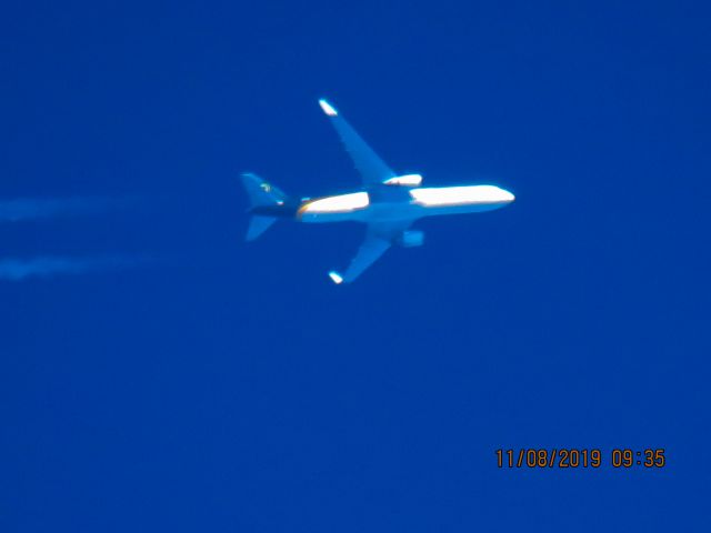 BOEING 767-300 (N317UP)
