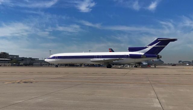 Boeing 727-100 (N17773) - phoenix sky harbor international airport 26JAN20