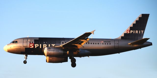 Airbus A319 (N522NK) - A Spirit Airlines Airbus A319-132 landing at Philadelphia International Airport on November 29th, 2016.