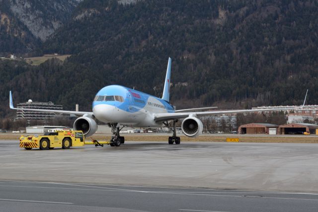 Boeing 757-200 (G-CPEV)