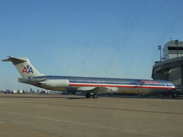 McDonnell Douglas MD-82 (N9406W) - old twa md-82!!