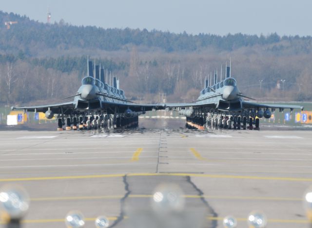 — — - 18 German Eurofighters at the RWY / Neuburg. Elephantwalk.