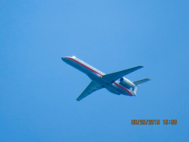Embraer ERJ-135 (N801AE)